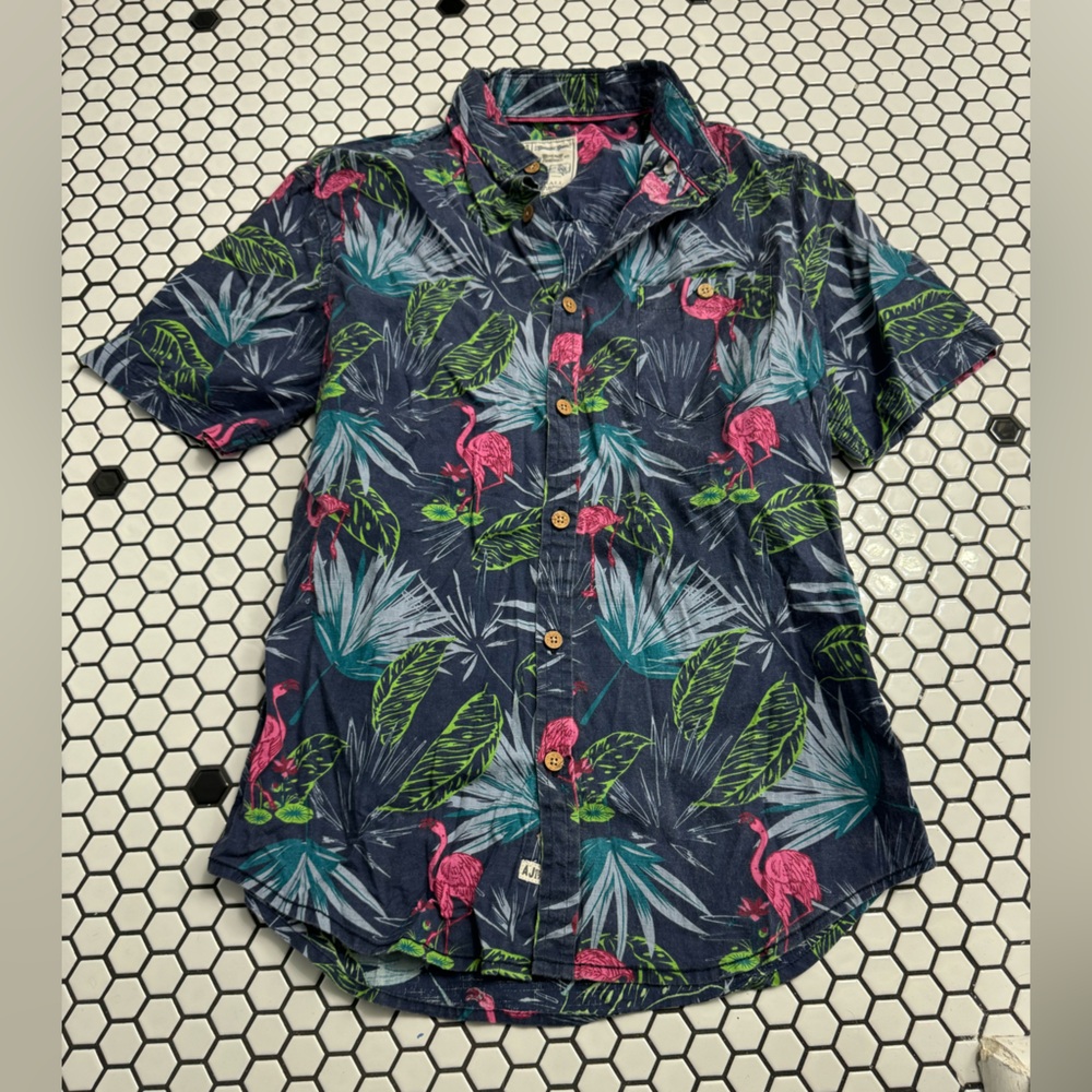 Colours alexander Julian short sleeve button down shirt size small